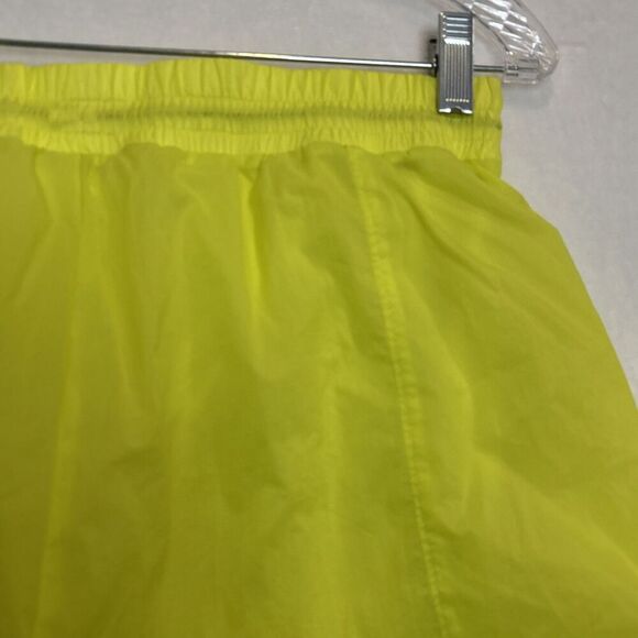 Gymshark Pulse 2 In 1 Women's Lined Neon Yellow Athletic Shorts Size Medium NWOT - Picture 9 of 16